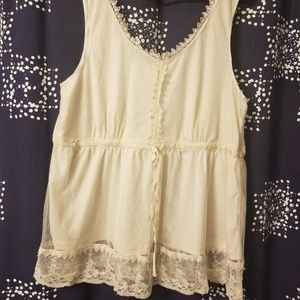 Scoop necked lace tank